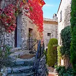 Chateau Eza 5*